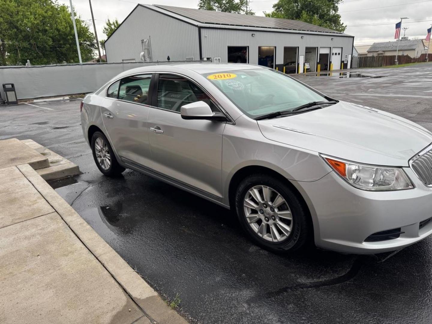 2010 SILVER BUICK LACROSSE CX (1G4GB5EG5AF) with an 3.0L engine, Automatic transmission, located at 3100 Covert Avenue, Evansville, IN, 47714, (812) 473-4492, 37.955418, -87.512238 - Photo#2