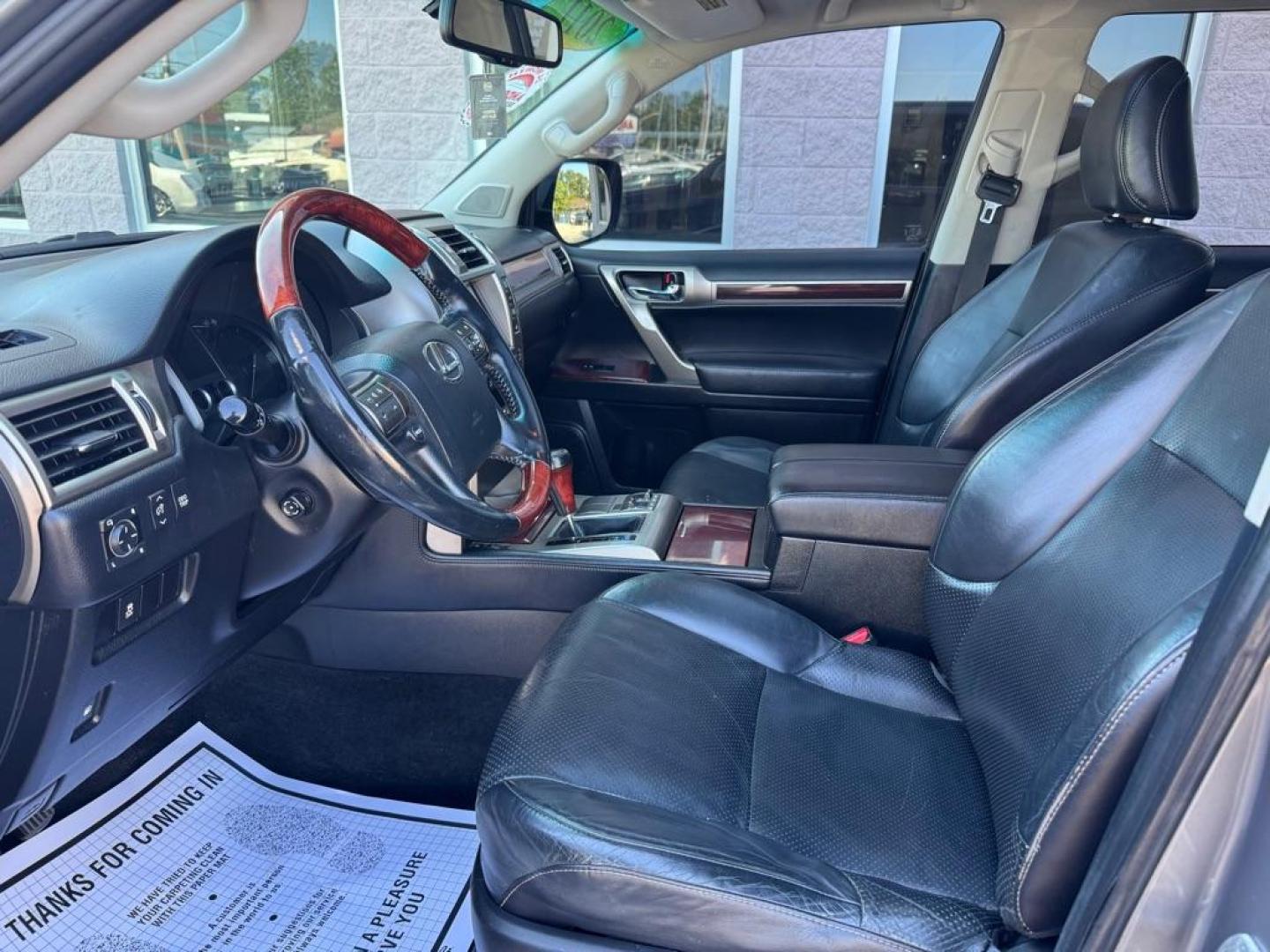2011 GRAY LEXUS GX460 (JTJBM7FX6B5) with an 4.6L engine, Automatic transmission, located at 3100 Covert Avenue, Evansville, IN, 47714, (812) 473-4492, 37.955418, -87.512238 - Photo#4