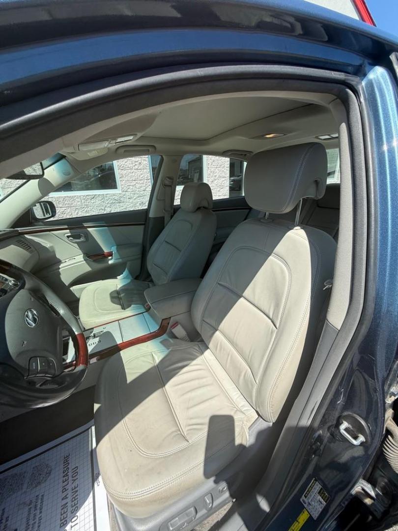 2008 BLUE HYUNDAI AZERA SE (KMHFC46F38A) with an 3.8L engine, Automatic transmission, located at 3100 Covert Avenue, Evansville, IN, 47714, (812) 473-4492, 37.955418, -87.512238 - Photo#5
