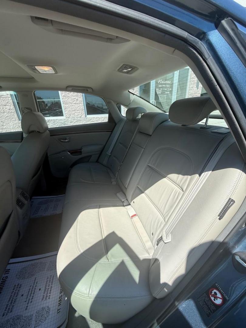 2008 BLUE HYUNDAI AZERA SE (KMHFC46F38A) with an 3.8L engine, Automatic transmission, located at 3100 Covert Avenue, Evansville, IN, 47714, (812) 473-4492, 37.955418, -87.512238 - Photo#6
