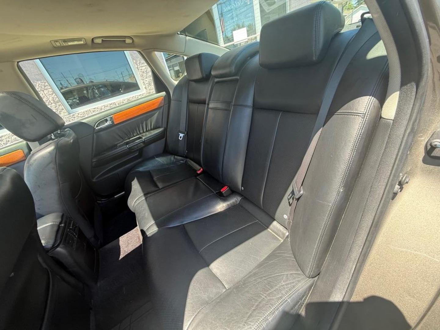 2007 GRAY INFINITI M35 BASE (JNKAY01F97M) with an 3.5L engine, Automatic transmission, located at 3100 Covert Avenue, Evansville, IN, 47714, (812) 473-4492, 37.955418, -87.512238 - Photo#7