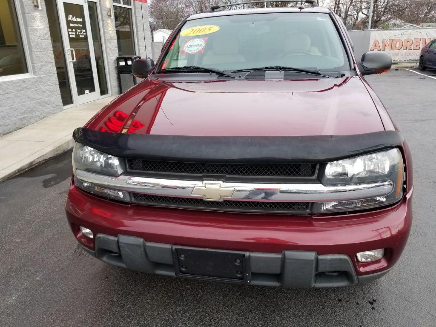 2005 MAROON CHEVROLET TRAILBLAZER LS (1GNDT13S552) with an 4.2L engine, Automatic transmission, located at 3100 Covert Avenue, Evansville, IN, 47714, (812) 473-4492, 37.955418, -87.512238 - Photo#1