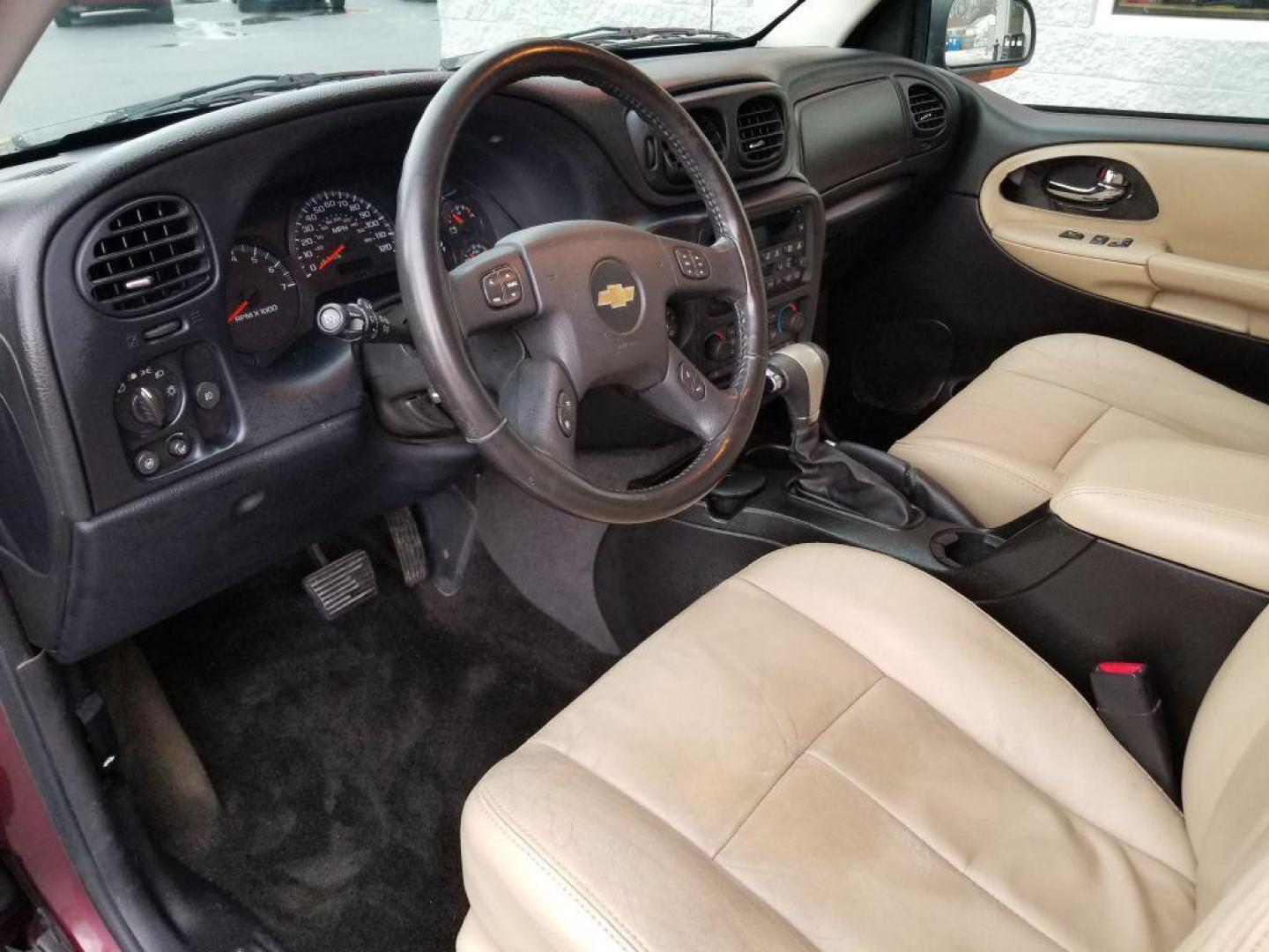 2005 MAROON CHEVROLET TRAILBLAZER LS (1GNDT13S552) with an 4.2L engine, Automatic transmission, located at 3100 Covert Avenue, Evansville, IN, 47714, (812) 473-4492, 37.955418, -87.512238 - Photo#4